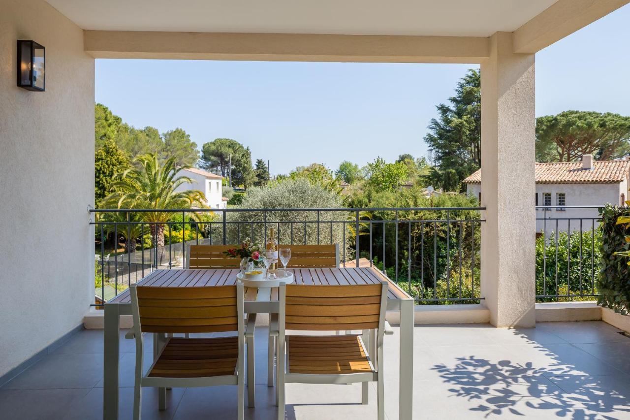 Luxurious And Spacious Apartment In The Heart Of The Cote D'Azur โรกฟอร์-เลส์-แปงส์ ภายนอก รูปภาพ