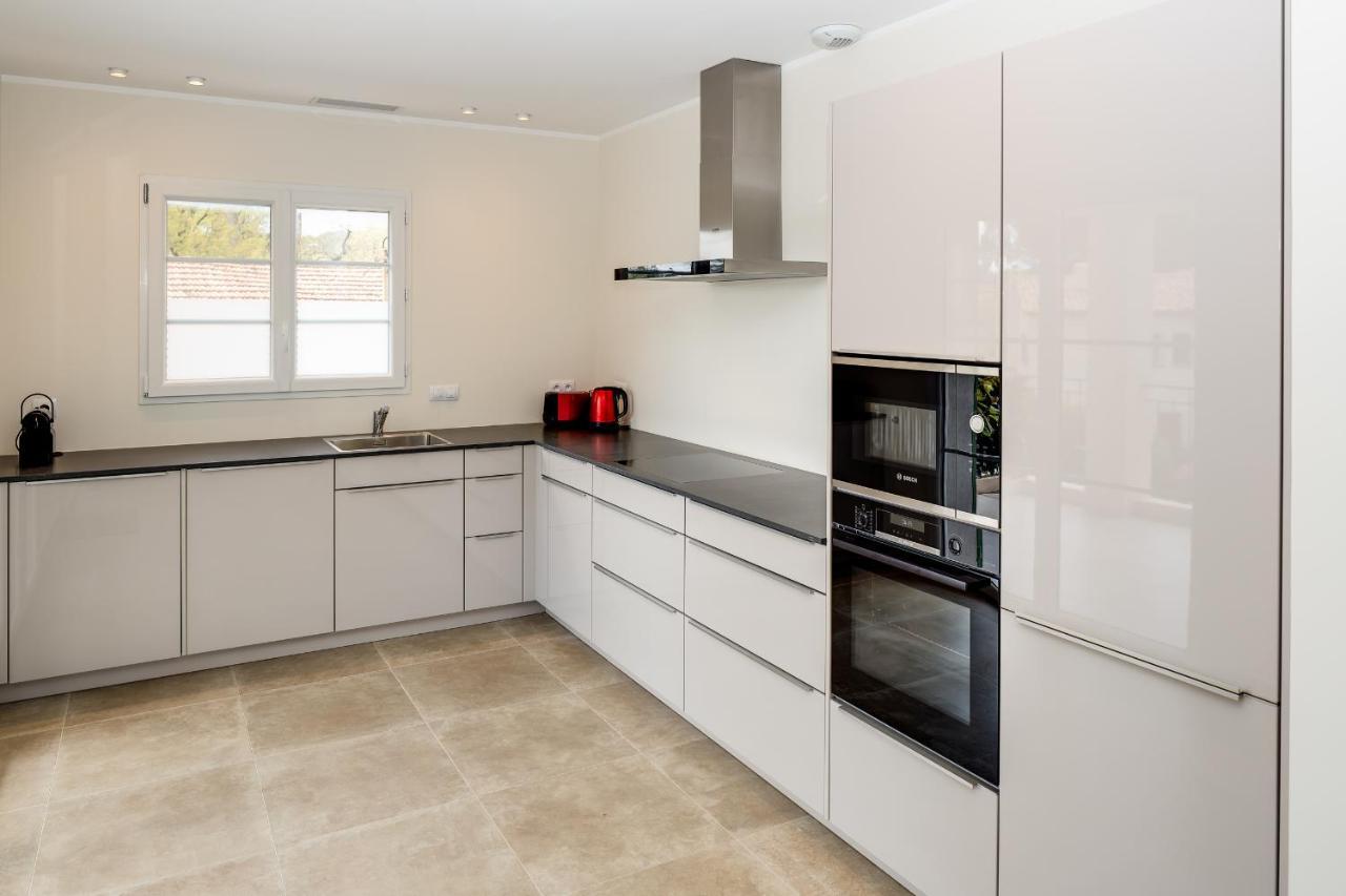 Luxurious And Spacious Apartment In The Heart Of The Cote D'Azur โรกฟอร์-เลส์-แปงส์ ภายนอก รูปภาพ